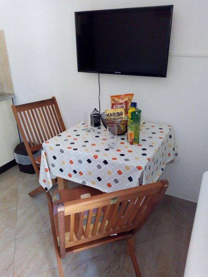 Apartman Leo Nečujam Dış mekan fotoğraf